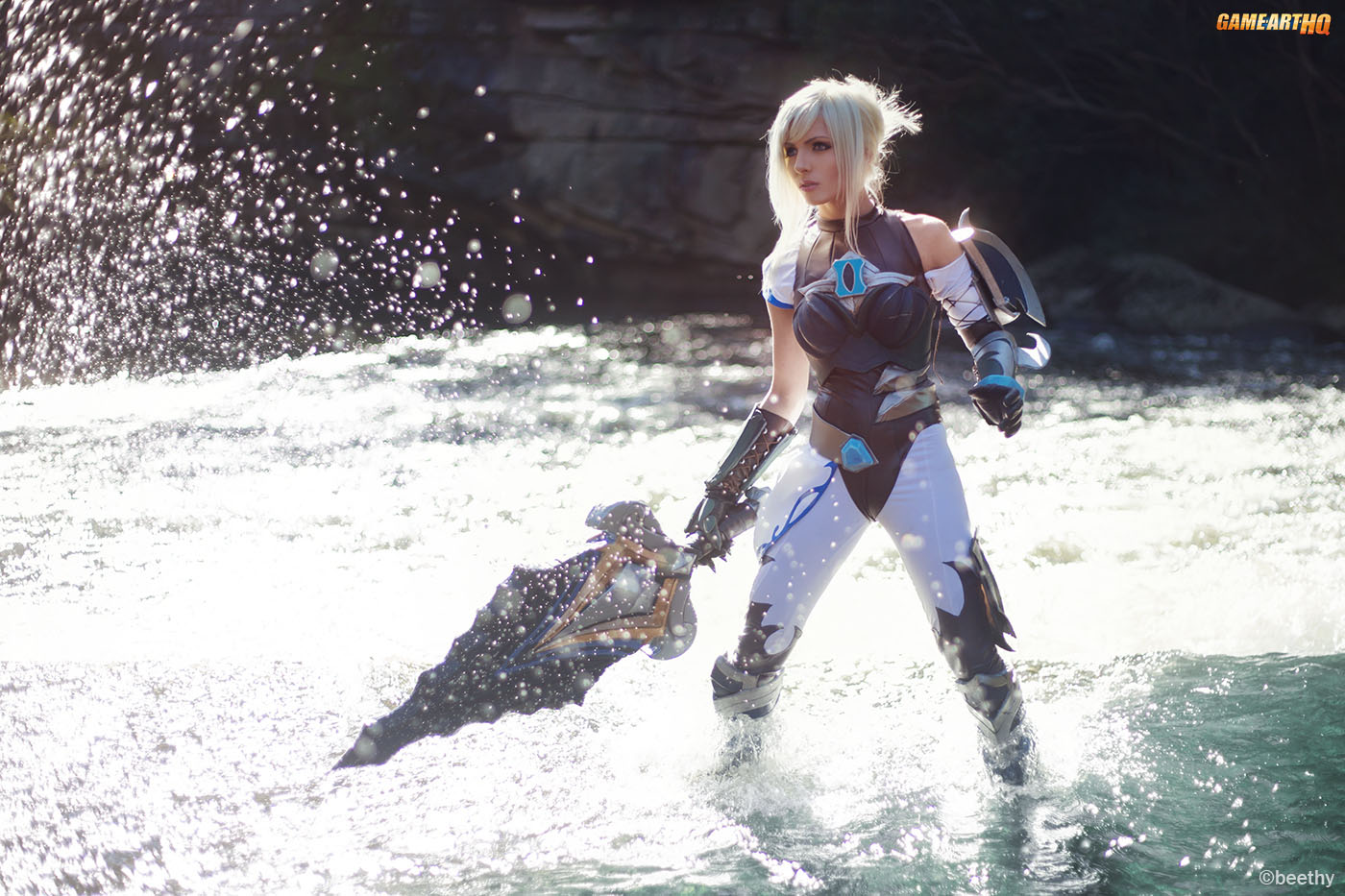 Riven LoL Cosplay by Beethy and Vera