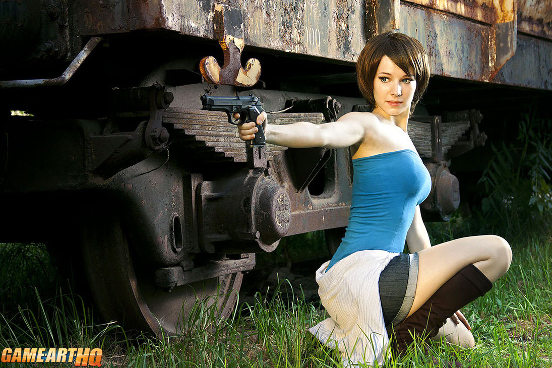 Resident Evil 3 cosplayer takes on Nemesis as classic Jill